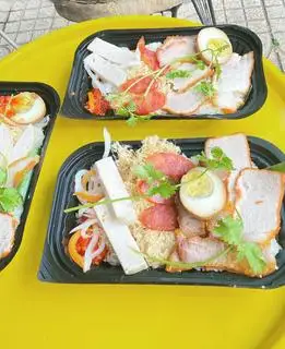 Xôi Mặn Đặc Biệt - 49.000 ₫ tại Xôi Mặn & Bánh Mì Phú Quý - Trần Văn Đang