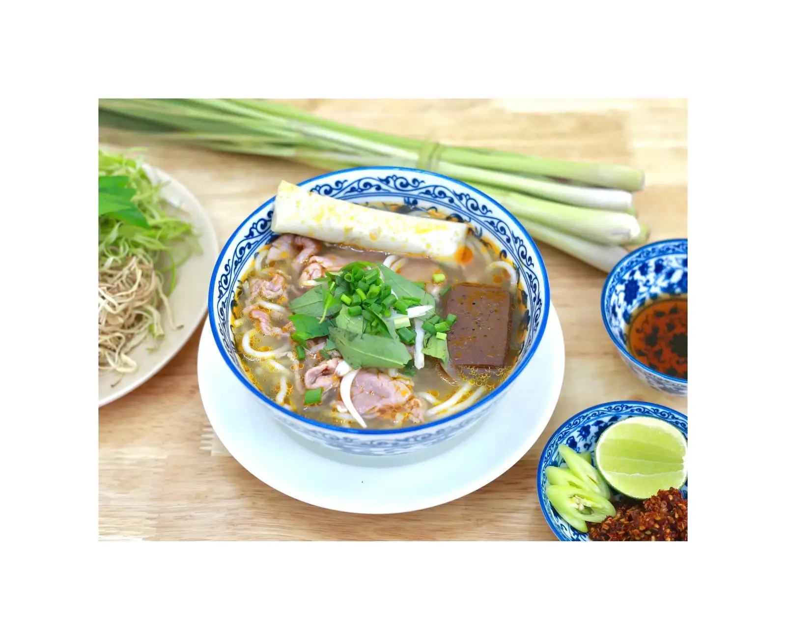 Bún bò tái chả Huế - 70.000 ₫ tại Bún Bò Huế Ruốc - Sư Vạn Hạnh