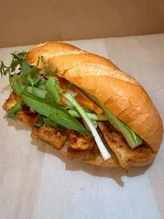 bánh mì đậu hũ sate FREE 1 trà tắc thái xanh  - 60.000 ₫ tại Bánh Mì Thái Tài - Nguyễn Trãi
