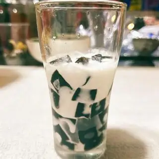 Chè Sương sáo (nước cốt dừa) - 40.000 ₫ tại Chè Ngọc Nhi - Chợ Tân Định