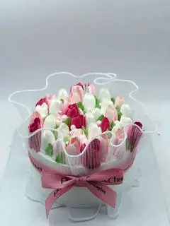 Hình ảnh bánh sinh nhật hoa tulip (bánh cho 4-5 ngừoi ăn )