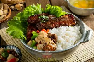 Hình ảnh Cơm Tấm Sườn Cây Nướng Củi