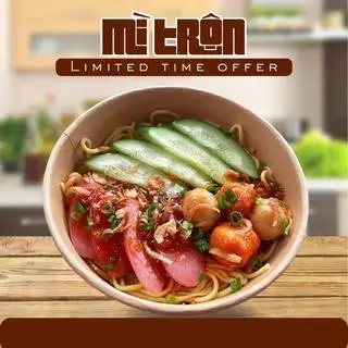 Hình ảnh mì trộn sate  xúc xích viên chiên