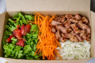 Hình ảnh Salad Nạc Heo Nướng