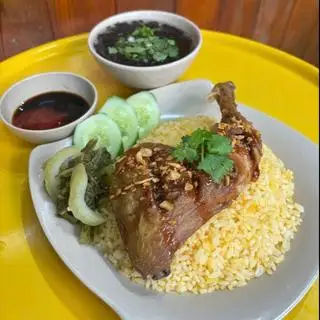 cơm gà mắm tỏi góc tư - 59.000 ₫ tại Cơm Gà Xối Mỡ Tỷ Muội - Đoàn Như Hài