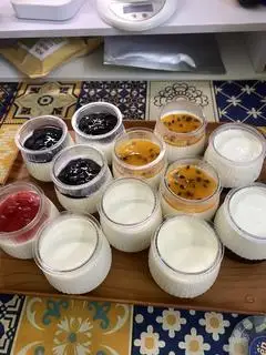 Hình ảnh Combo 5 sữa chua thập cẩm