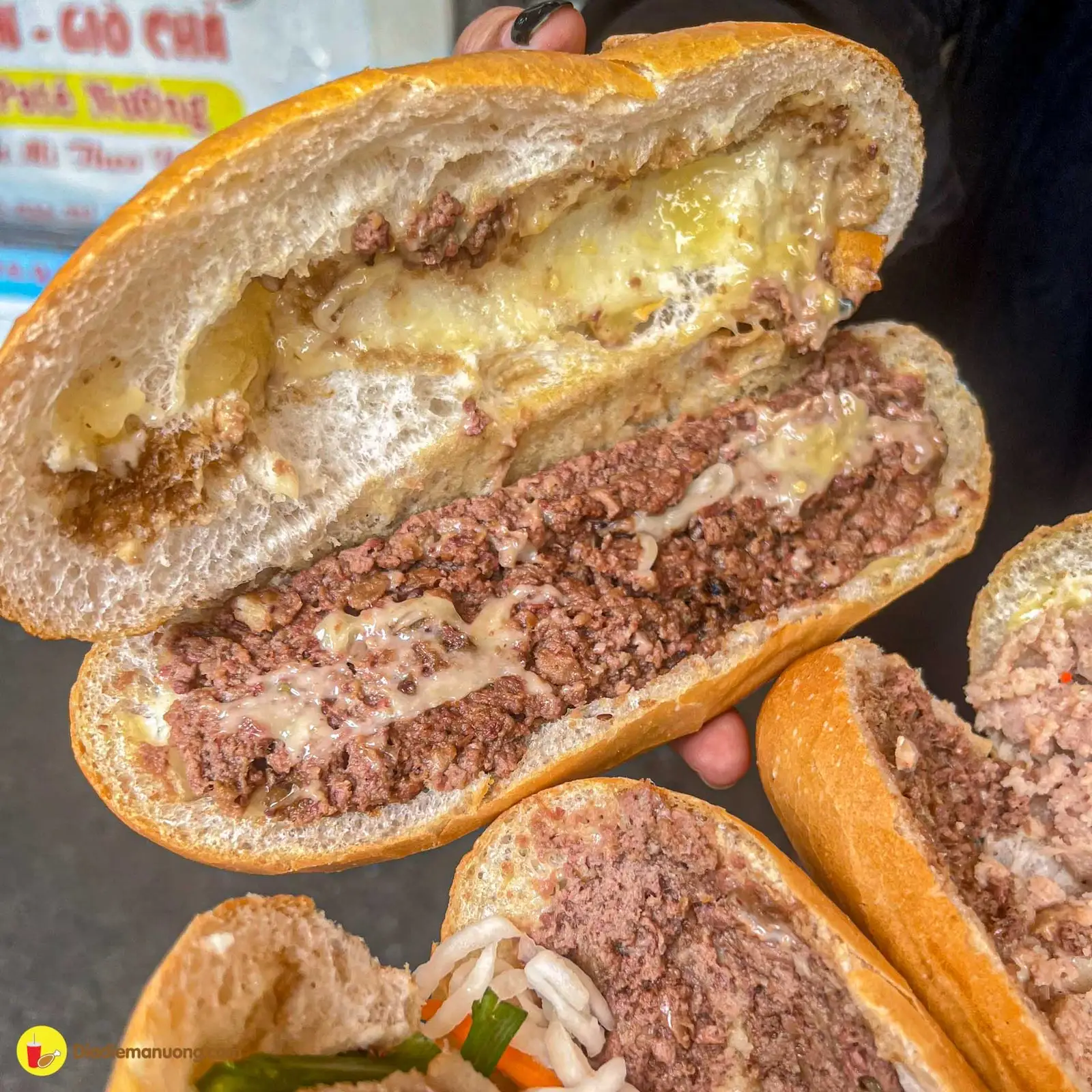 Bánh mì bơ-pate ngon - 20.000 ₫ tại Bánh Mì Hà Nội Hưng Thuý - 363 Hưng Phú 