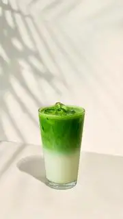 Matcha Coldwhisk Latte - 43.000 ₫ tại Làng Z Matcha & Cacao Vietnamese Traditional - Lương Hữu Khánh