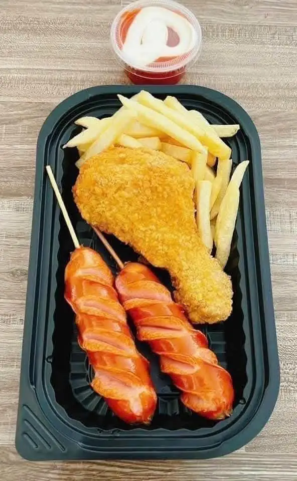 Combo gà rán+ xúc xích - 65.000 ₫ tại Khô Gà Lá Chanh - Ăn Vặt Ngon - Trần Văn Đang