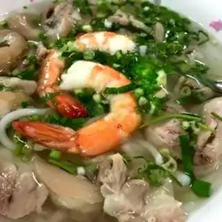 Bánh canh đặc biệt  - 80.000 ₫ tại Hoàng Minh - Bánh Canh Trảng Bàng - Lý Thái Tổ