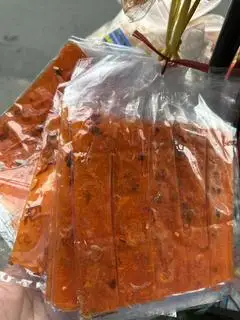 Hình ảnh Bánh Tráng Đỏ Cuốn Tôm Hành 