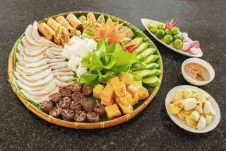 Hình ảnh Bún đậu.thịt chân giò.nem rán.dồi sụn