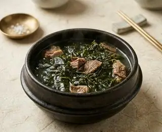 Canh rong biển thịt bò|뚝배기소고기미역국 - 199.000 ₫ tại Myeongdong Quan - Tôn Đức Thắng