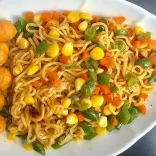 Hình ảnh Mì trộn Indo thập cẩm 1 mỳ + 2 bò cuộn sả+ chai 350ml coca