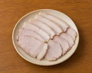Hình ảnh thêm thịt luộc 