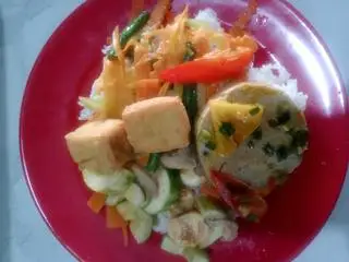 Hình ảnh Cơm chả lụa kho thơm chay