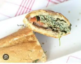 Hình ảnh Bánh mì trứng ngải cứu