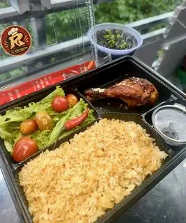 Hình ảnh Cơm Gà Nướng