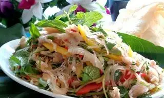Hình ảnh Nộm Chân Gà Rút Xương