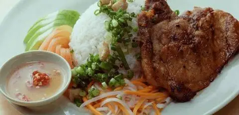 Cơm Tự Chọn Family Rice - Trần Huy Liệu - Cơm/Cơm tấm gần bạn