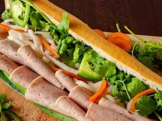 Bánh mì chả - 42.000 ₫ tại 186 Bánh Mì Gà & Trà - Trần Phú