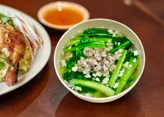 Canh cải thịt bằm - 15.000 ₫ tại 2 Chị Em - Cơm Gà Nha Trang - Thích Minh Nguyệt