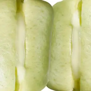 Hình ảnh 2 bánh bao lá dứa phô mai + sốt phô mai
