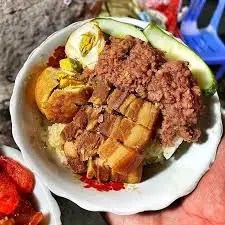 Hình ảnh Xôi thịt kho - pate - trứng - chả