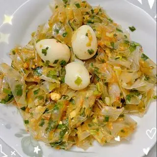 Hình ảnh Bánh Tráng Phơi Sương Sate Mỡ Hành Trứng Cút Trộn Sẵn