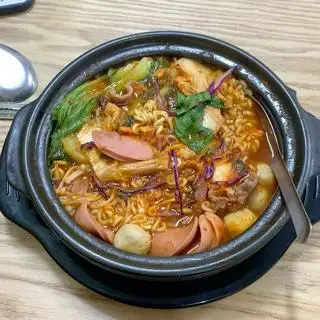 Hình ảnh Mỳ cay xúc xích+bò