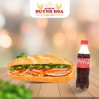 Combo 1 bánh mì truyền thống size L + 1 coca 300ml - 88.000 ₫ tại Bánh Mì Huynh Hoa - 26 Lê Thị Riêng