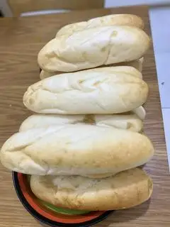 Bánh Mì Tươi Ổ 20cm - 10.000 ₫ tại Tiệm Cua Huỳnh Đế - Cua Cà Mau Hải Sản Chế Biến - Huỳnh Văn Bánh