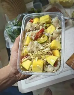 Hình ảnh Chân Gà Xả Tắc Size To 
