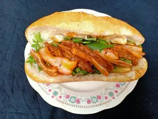 Bánh mì thịt nướng - phá lấu - 35.000 ₫ tại Bánh Mì Thịt Nướng - Nguyễn Trọng Tuyển 