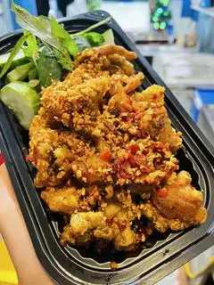 Hình ảnh Chân Gà Mix 2-Sốt Mắm Tỏi