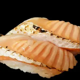 Aburi salmon sushi - 71.000 ₫ tại PAPA SUSHI  - Nguyễn Thị Xiếu