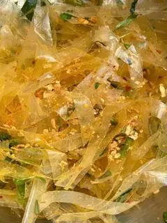 Bánh tráng tỏi ớt (không trứng cút) - 25.000 ₫ tại  Oh Tea - Trà Sữa & Bánh Tráng - Nguyễn Thượng Hiền