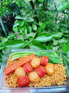 Mì Trộn Thập Cẩm Cá Viên - 60.000 ₫ tại Chị Bầu Bánh Tráng & Trà Tắc - Phú Hữu