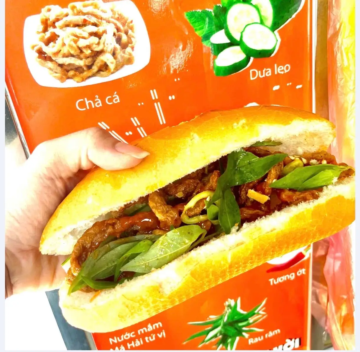 Bánh mì chả cá - 27.000 ₫ tại Bé Thi - Bánh Mì & Cà Phê - Đường 25A