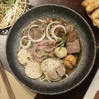 Hình ảnh Bún bò Huế đặc biệt