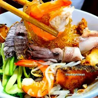 Hình ảnh Miến trộn đầy đủ hải sản