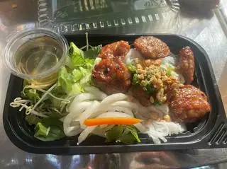 Bún thịt nướng đặc biệt - 45.000 ₫ tại Bánh Mì Thịt Nướng A.Quang 262 - Phan Đình Phùng