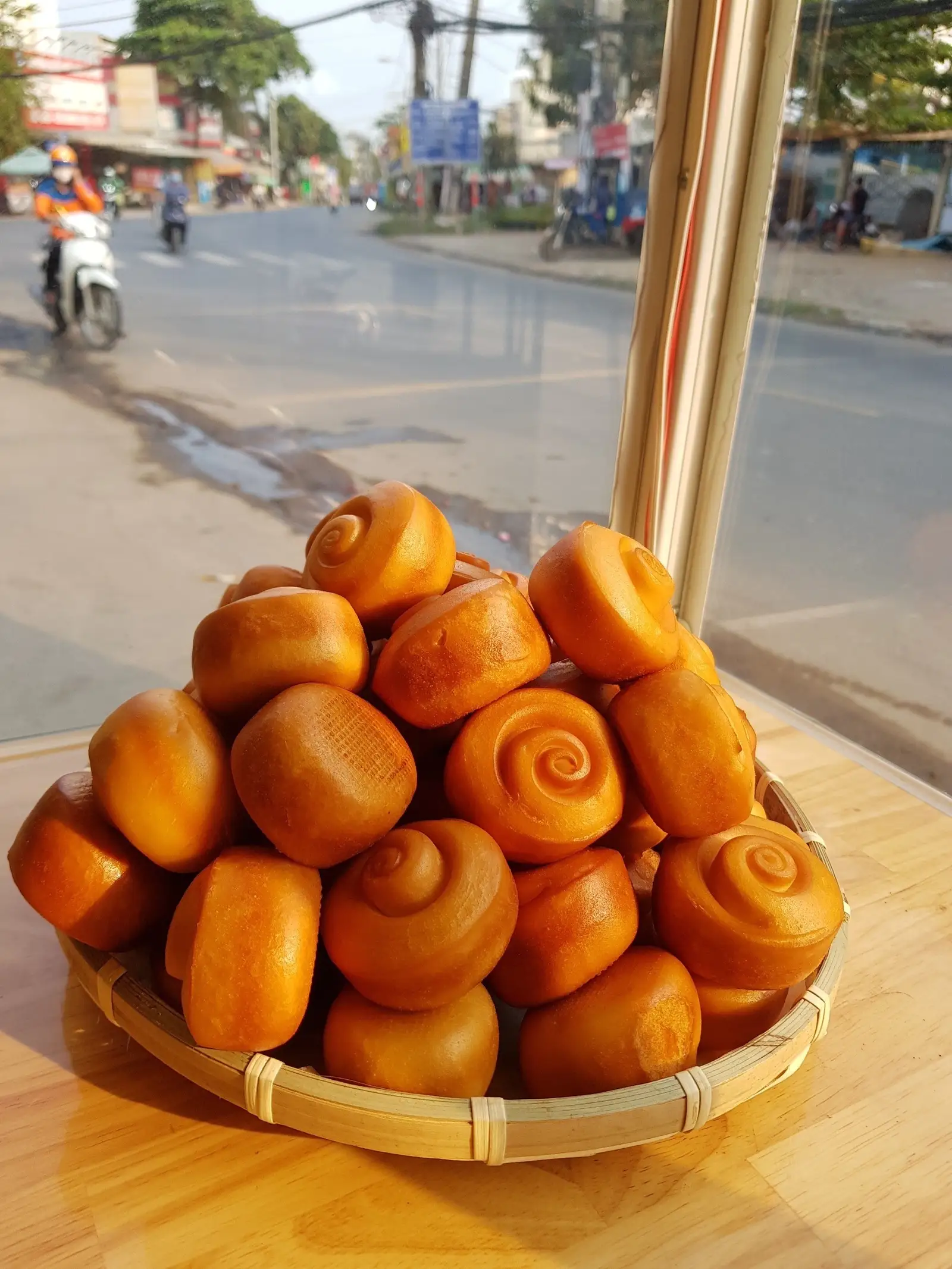 Bánh Bao 5 cái - 22.000 ₫ tại Gà Nướng Lu A Sơn - Lê Văn Lương