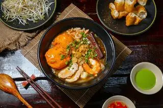 Bánh canh chả cua - thập cẩm đặc biệt - 105.000 ₫ tại Bánh Canh Cua Truyền Thống - Tân Kỳ Tân Quý