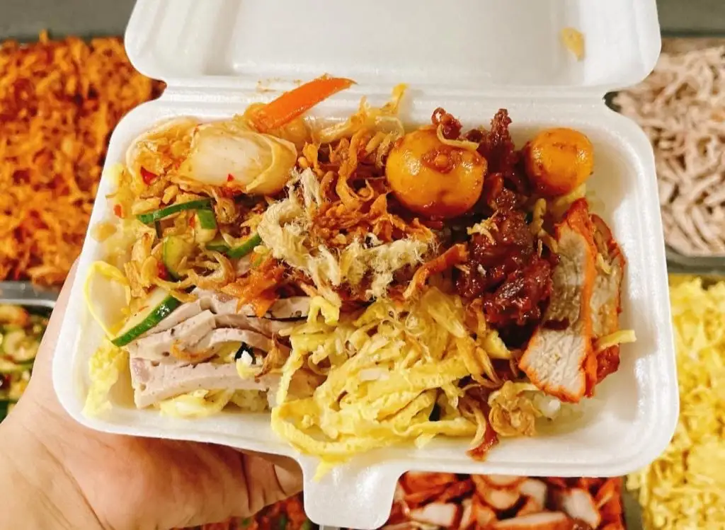 Xôi Mặn Đăc Biệt(full toping quán) - 40.000 ₫ tại Bánh Mì & Xôi Mặn Tuấn Mập - Lê Đức Thọ