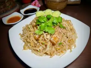 Phở xào - Fried phở - 160.000 ₫ tại Lao Lu Guan - Quán Kho Xưa - Lý Tự Trọng