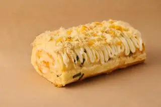 Hình ảnh cuộn Bông lan trứng muối