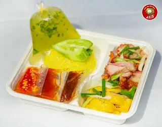 Cơm Tam Bảo (Gà + Heo quay + Xá xíu) - 98.000 ₫ tại Cơm Gà Hải Nam 415 - Cô Giang