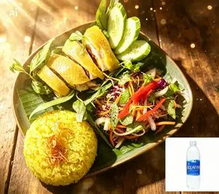 Hình ảnh Cơm gà đặc biệt + nước suối( sting)