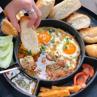 Bánh mì trứng pate - 36.000 ₫ tại Bò Kho, Bánh Mì Chảo & Giải Khát Nhà Mon - Tô Ngọc Vân